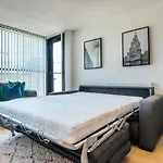 Host & Stay - Central Balcony Apt